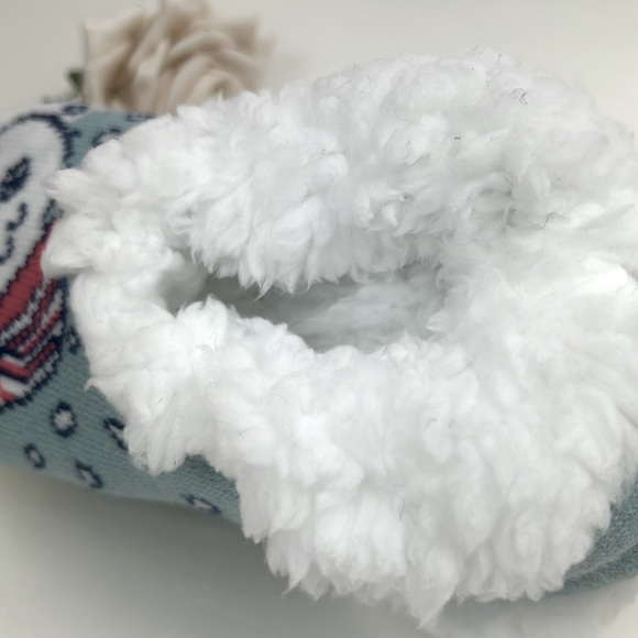 Snoopy slipper socks, shoe size 4-10, NWT, Winter soft blue snow design - Picture 9 of 11